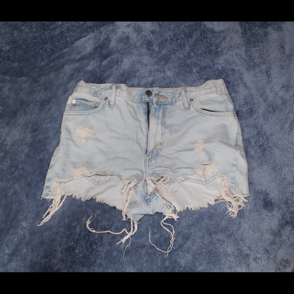 BDG never worn (slightly damaged!!) jean shorts